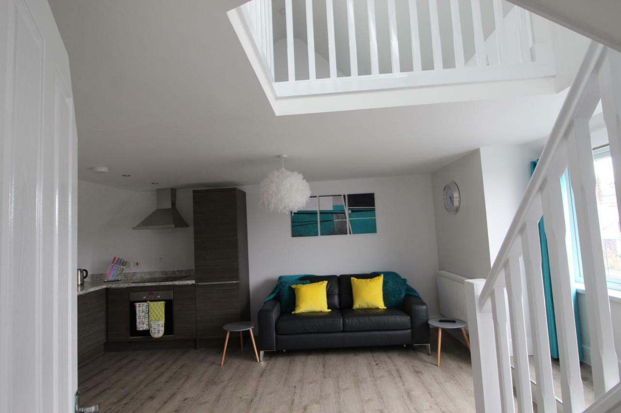 2 Serviced Apartments In Childwall-South Liverpool - Each Apartment Sleeps 6 외부 사진